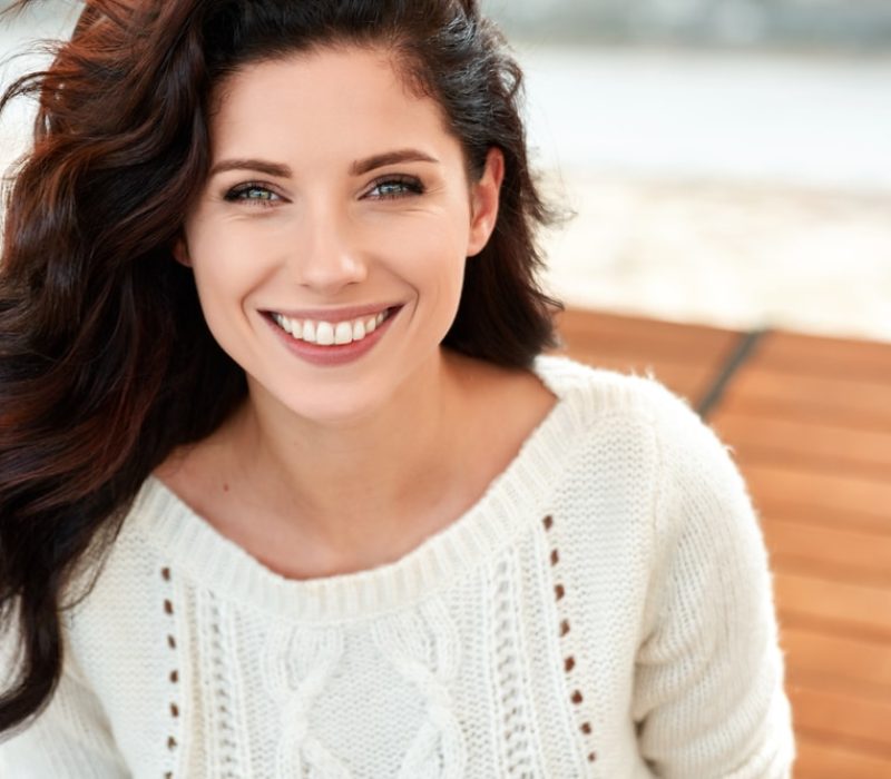Beautiful,Smiling,Woman,In,The,Park Beautiful,Smiling,Woman,In,The,Park